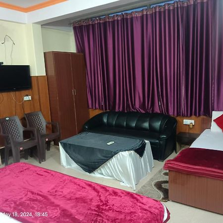 Goroomgo Varanasi Paradise Varanasi - Parking & Restaurant Available - Perfect Location And Comfortable Room Exteriör bild