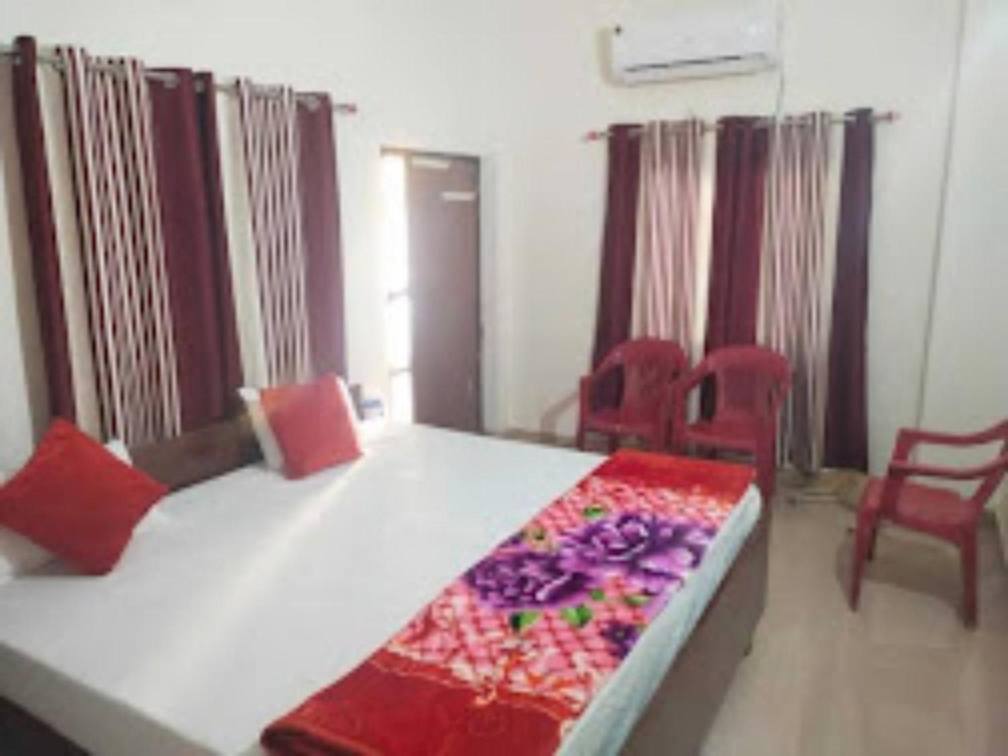 Goroomgo Varanasi Paradise Varanasi - Parking & Restaurant Available - Perfect Location And Comfortable Room Exteriör bild