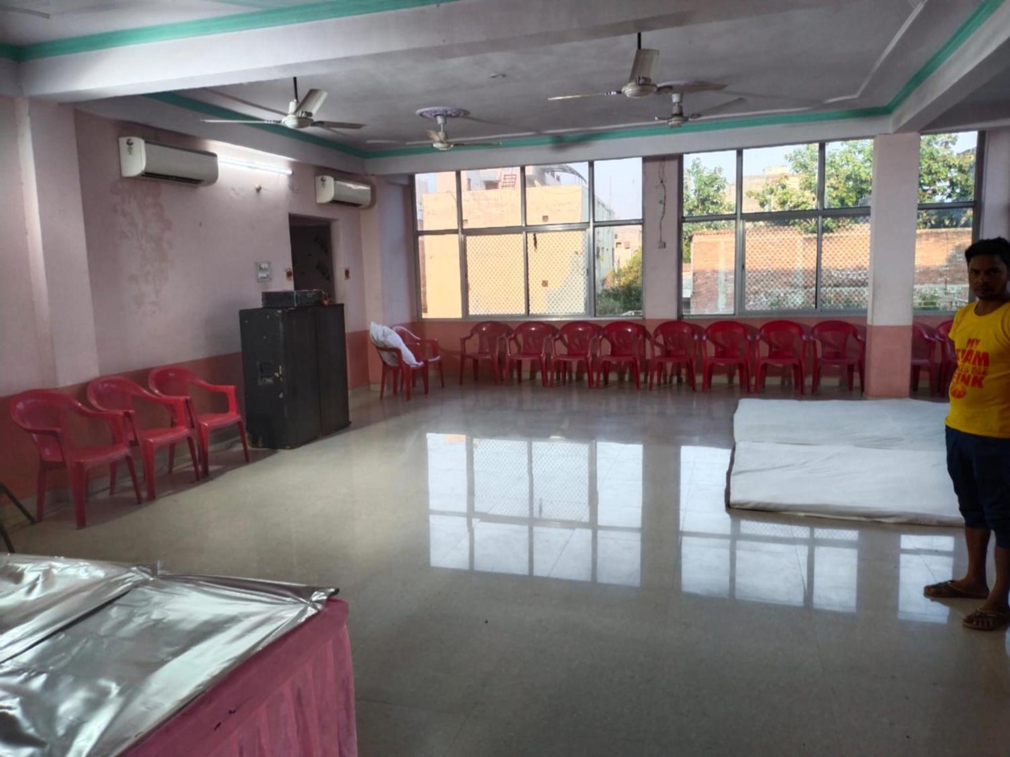 Goroomgo Varanasi Paradise Varanasi - Parking & Restaurant Available - Perfect Location And Comfortable Room Exteriör bild