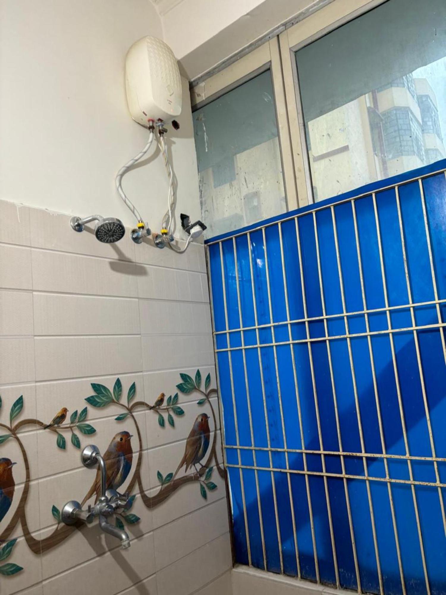 Goroomgo Varanasi Paradise Varanasi - Parking & Restaurant Available - Perfect Location And Comfortable Room Exteriör bild